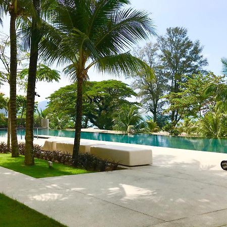 By The Beach - Luxury 2 Bedrooms Family Suite Batu Ferringhi Extérieur photo