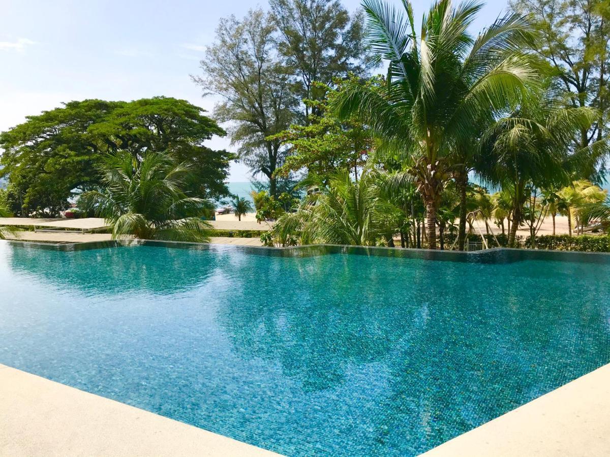 By The Beach - Luxury 2 Bedrooms Family Suite Batu Ferringhi Extérieur photo