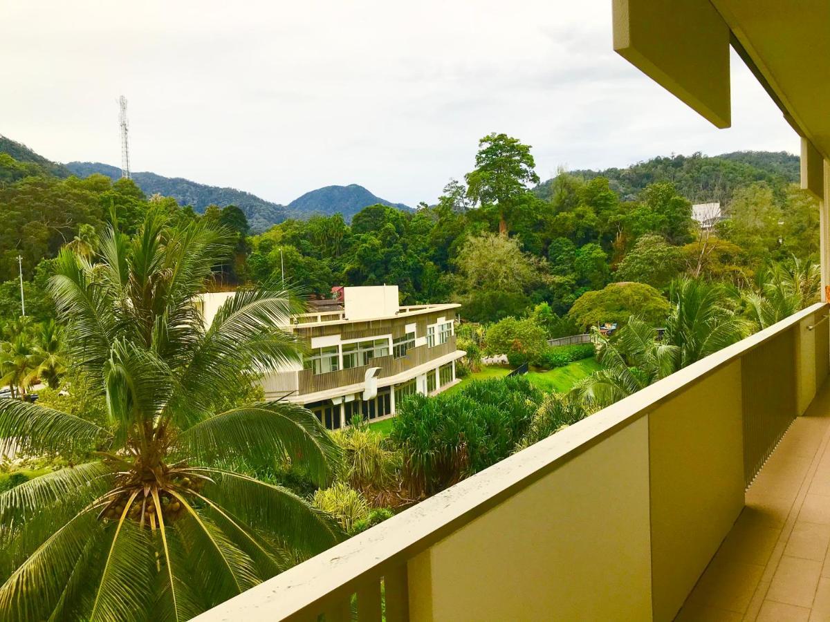 By The Beach - Luxury 2 Bedrooms Family Suite Batu Ferringhi Extérieur photo