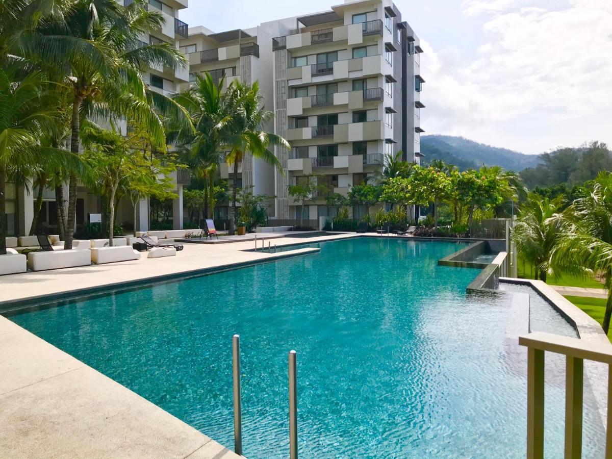 By The Beach - Luxury 2 Bedrooms Family Suite Batu Ferringhi Extérieur photo