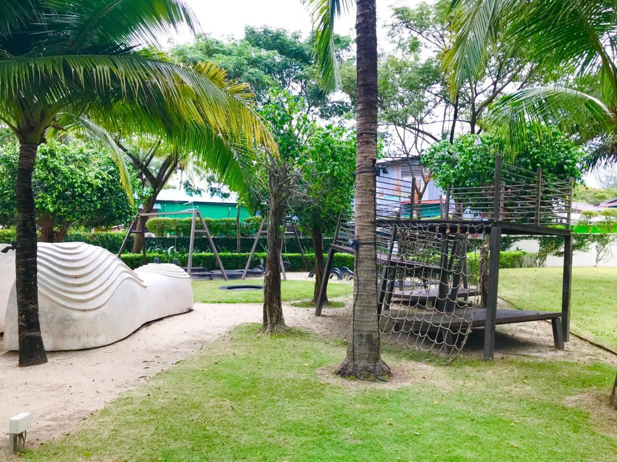 By The Beach - Luxury 2 Bedrooms Family Suite Batu Ferringhi Extérieur photo