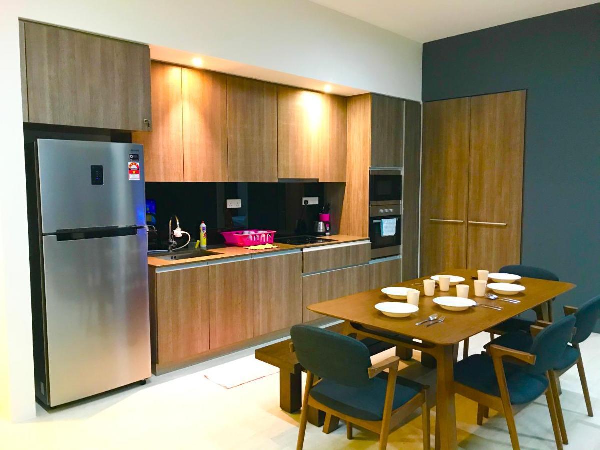 By The Beach - Luxury 2 Bedrooms Family Suite Batu Ferringhi Extérieur photo