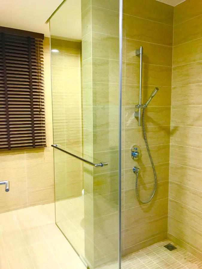 By The Beach - Luxury 2 Bedrooms Family Suite Batu Ferringhi Extérieur photo